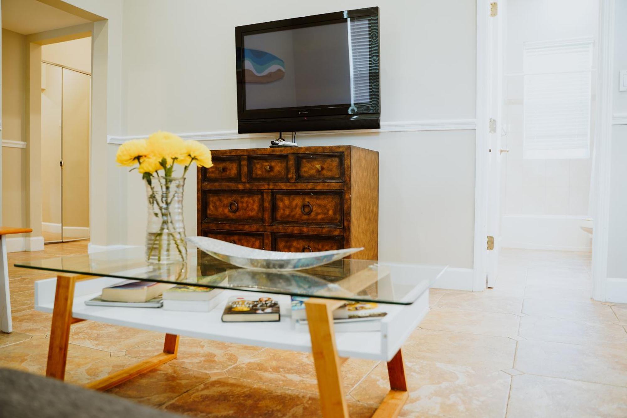 Shangri-La Boutique Bed & Breakfast West Bay Bilik gambar